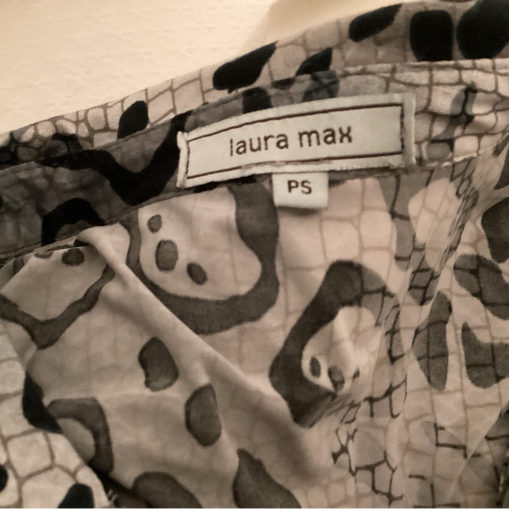 Laura Max Animal Print Ruffle Blouse - Picture 13 of 14